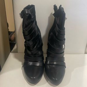 Sam Edelman size 9 leather/suede booties